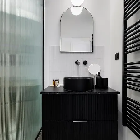 Poeticstay - Louvre Paris