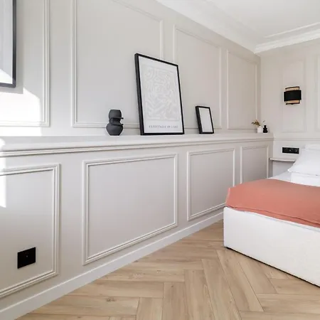 Poeticstay - Louvre *