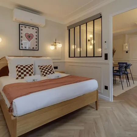 Poeticstay - Louvre Paris