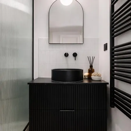 Poeticstay - Louvre *