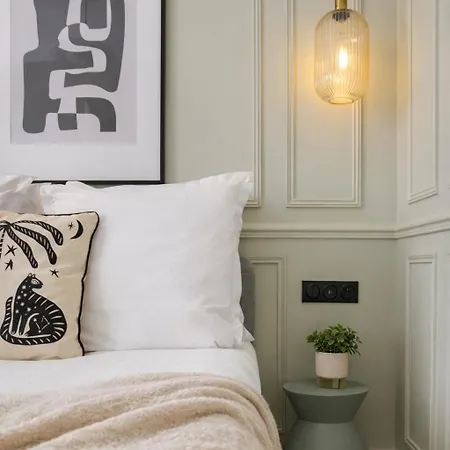 Poeticstay - Louvre *