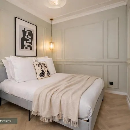 Poeticstay - Louvre Paris