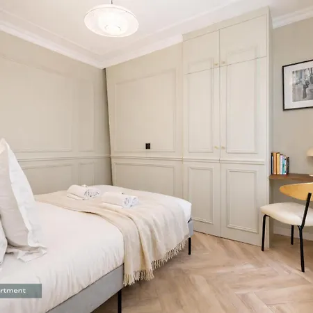 Poeticstay - Louvre *