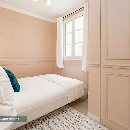 Poeticstay - Louvre *