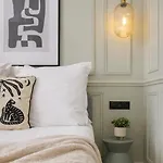 Poeticstay - Louvre *