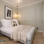 Poeticstay - Louvre Paris