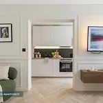 Poeticstay - Louvre Paris
