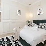 Poeticstay - Louvre * Paris