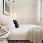 Poeticstay - Louvre *