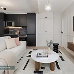 Poeticstay - Louvre Apartment Paris
