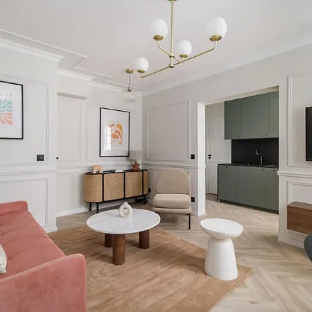 Poetic - Louvre Apartment