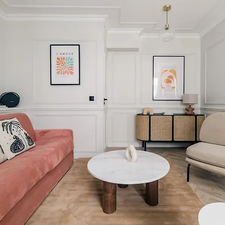 Poetic - Louvre Appartement