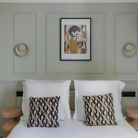 Poetic - Louvre Apartment *
