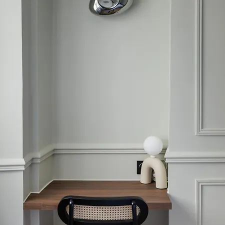 Poetic - Louvre Apartment *
