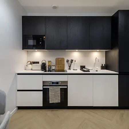 Poeticstay - Louvre باريس