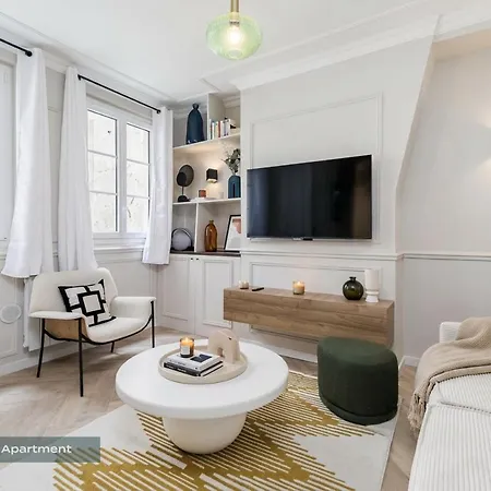 Poeticstay - Louvre Paris