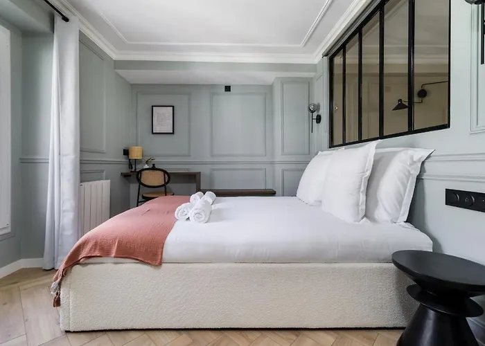 Poeticstay - Louvre *