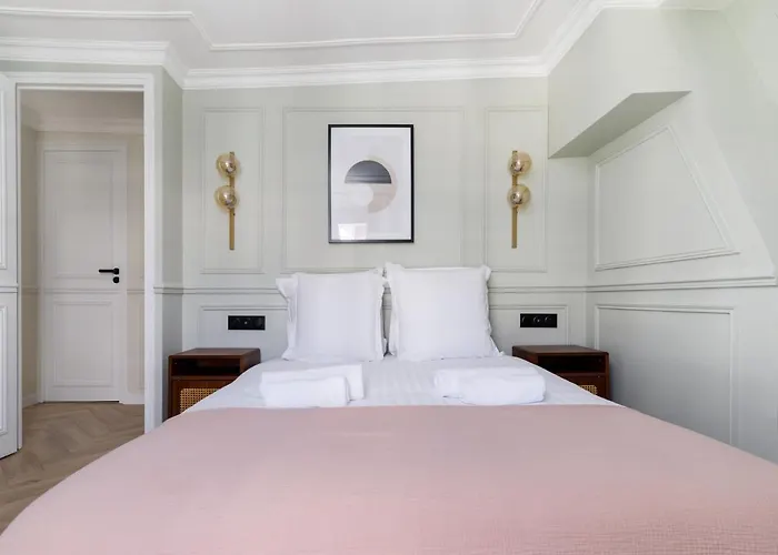 Poeticstay - Louvre Апартаменты Париж