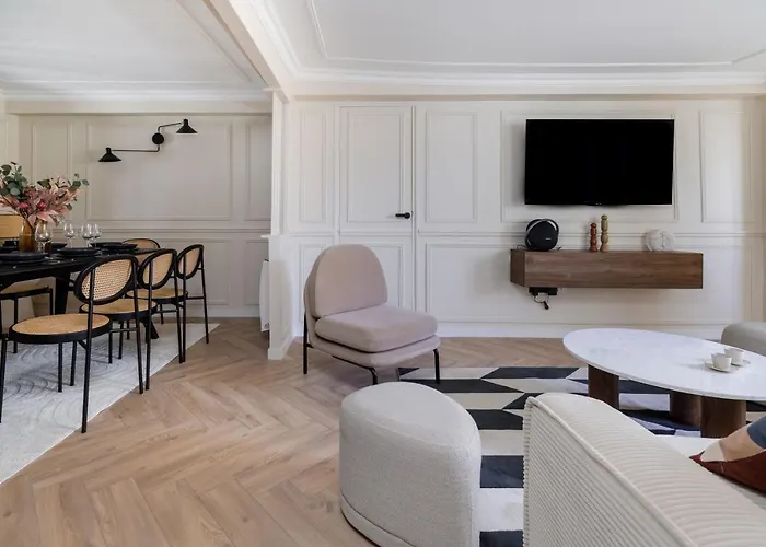 Poeticstay - Louvre *