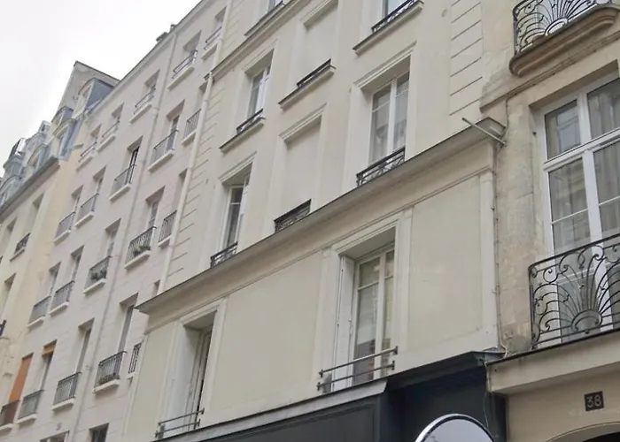 Poeticstay - Louvre Париж