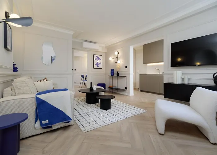 Апартаменты Poeticstay - Louvre Париж