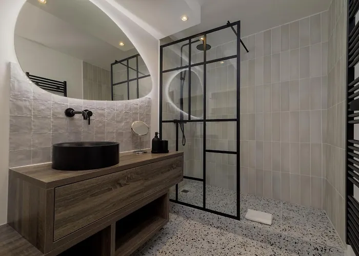 Апартаменты Poeticstay - Louvre Париж
