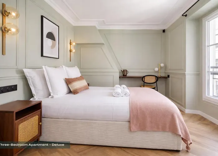 Poeticstay - Louvre Apartman *