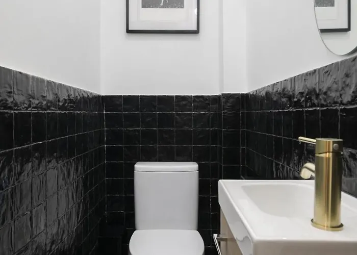Poeticstay - Louvre Apartman *
