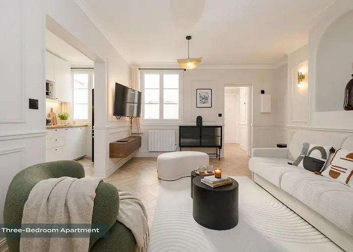 Poeticstay - Louvre Párizs