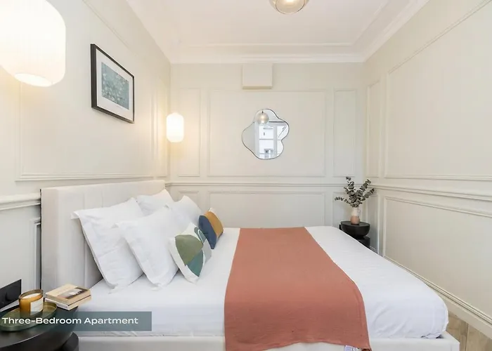 Poeticstay - Louvre * Párizs