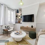 Poeticstay - Louvre باريس