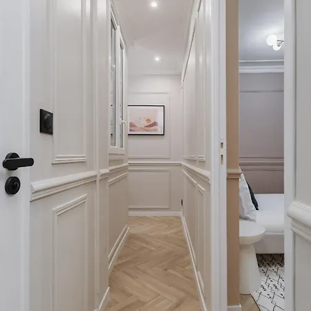 Poeticstay - Louvre Paris