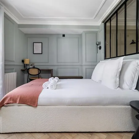 Poeticstay - Louvre *
