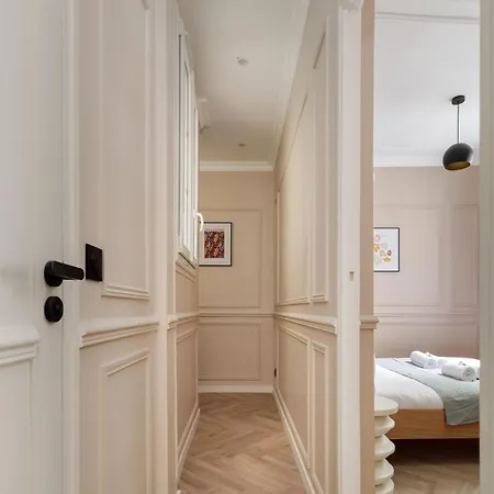 Poeticstay - Louvre Paris