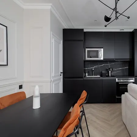 Poeticstay - Louvre *