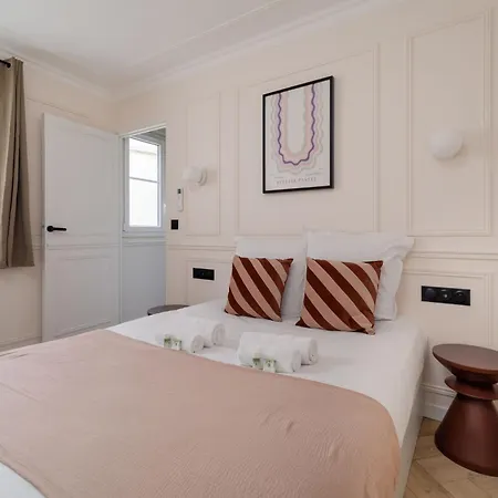 Poeticstay - Louvre Apartamento Paris